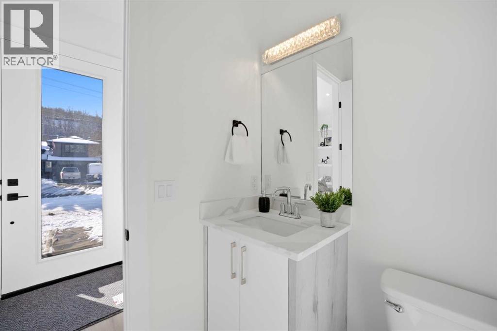 8520 33 Avenue Nw, Calgary, Alberta  T3B 1M1 - Photo 20 - A2289737