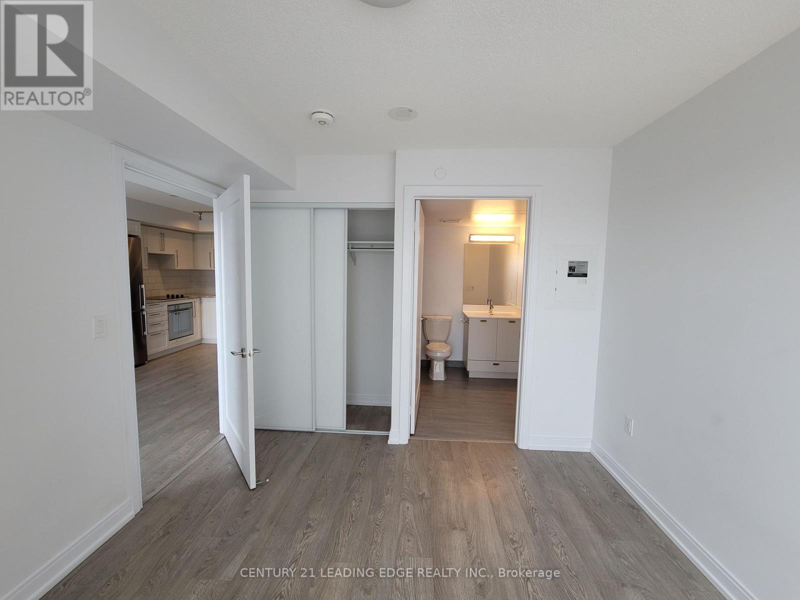 1525 - 275 Village Green Square, Toronto (Agincourt South-Malvern West), Ontario  M1S 0L8 - Photo 6 - E12834928