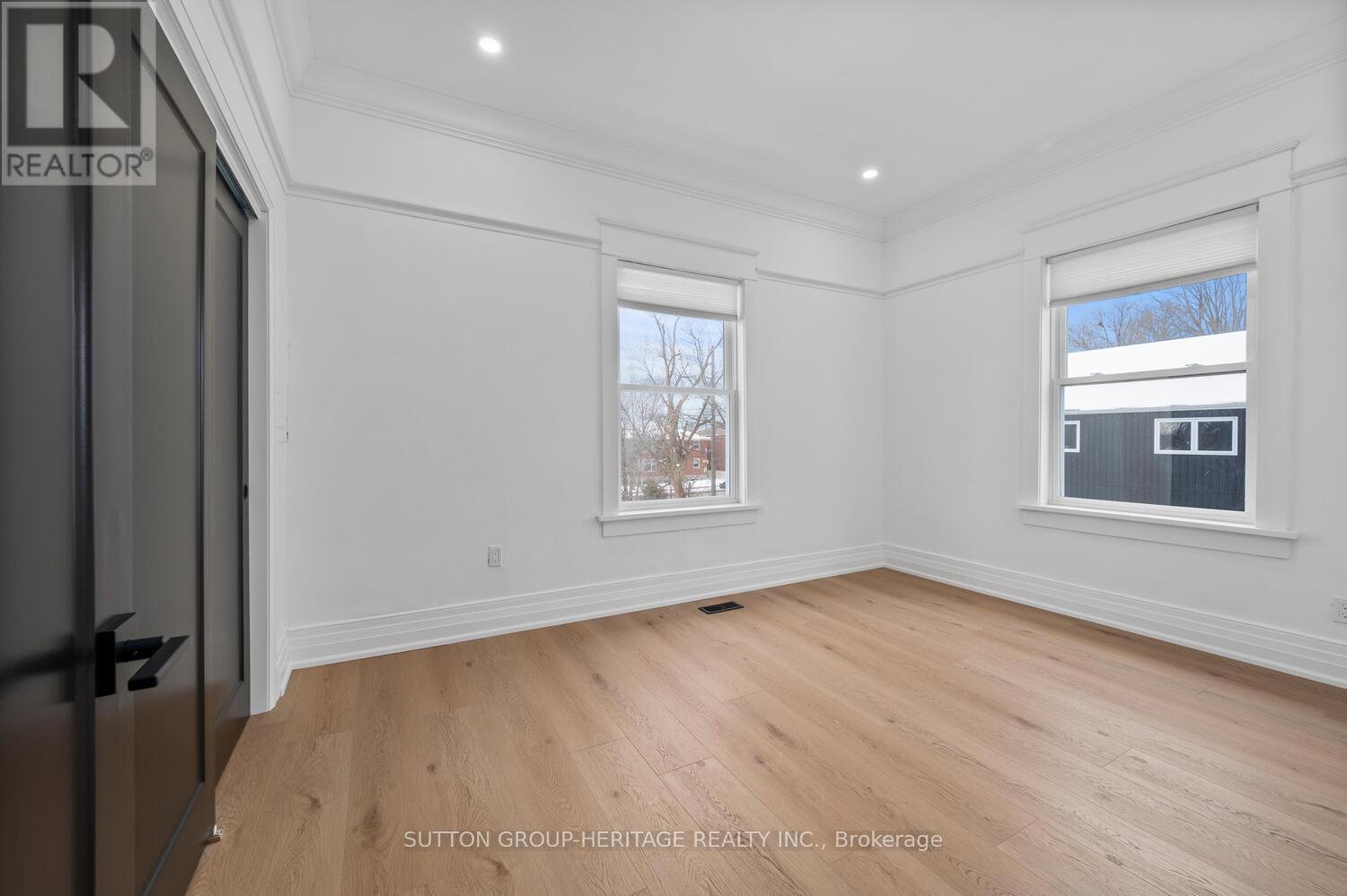 3 - 852 Simcoe Street N, Oshawa, Ontario  L1G 4V8 - Photo 2 - E12834970