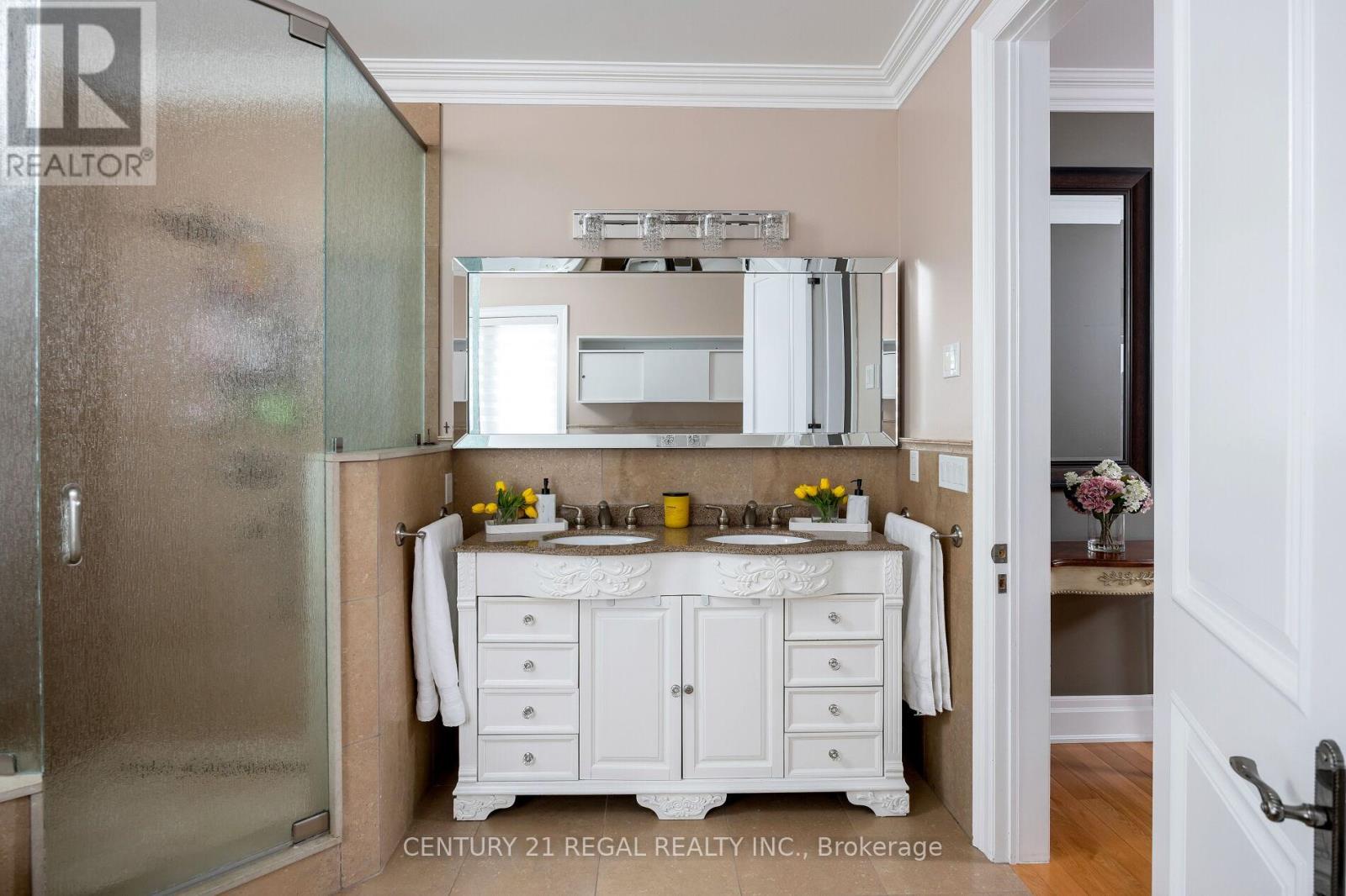 127 Sultana Avenue, Toronto, Ontario  M6A 1T6 - Photo 30 - C12703402