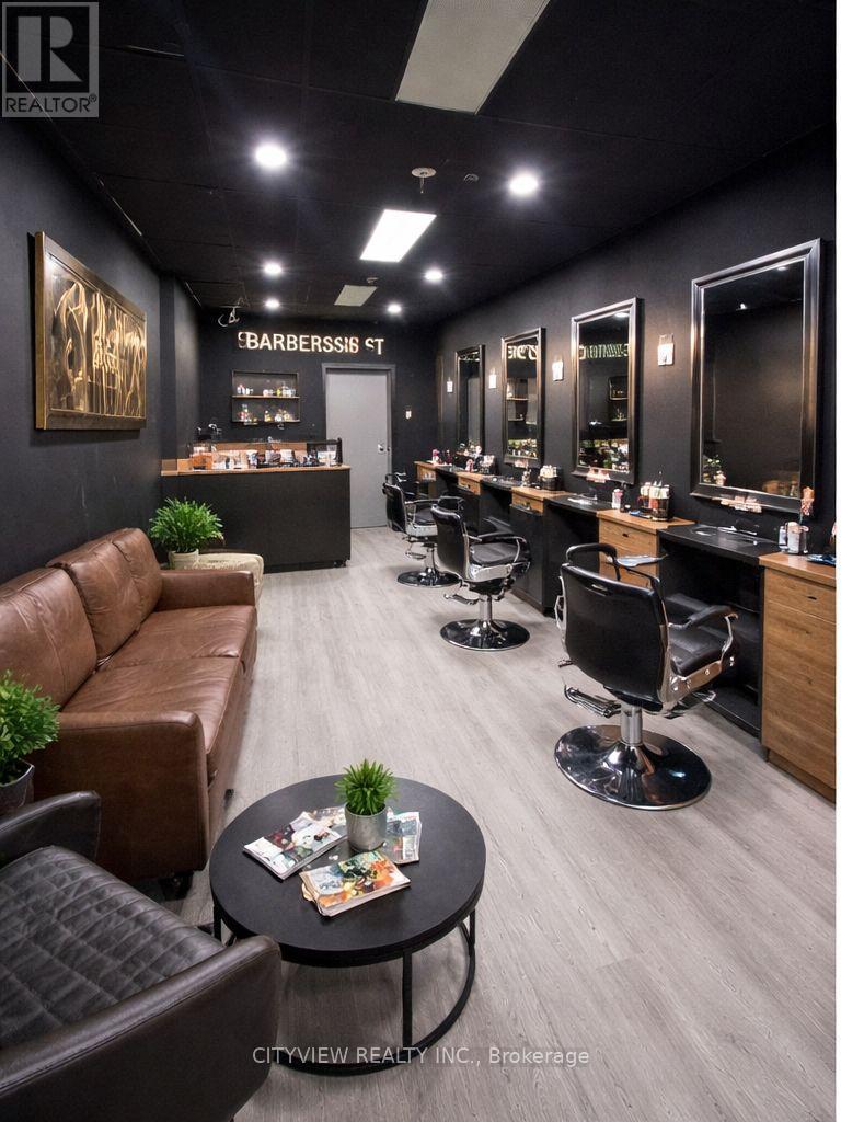 MAIN - 381 DUNDAS STREET E, Toronto, Ontario