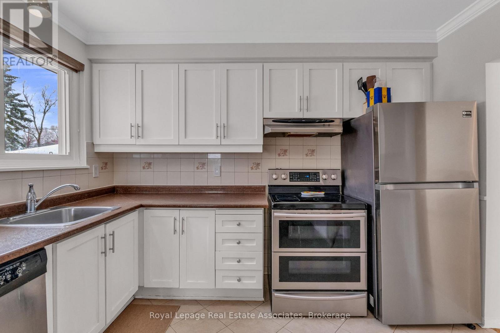 56 Brookland Drive, Brampton, Ontario  L6T 2M5 - Photo 12 - W12814884