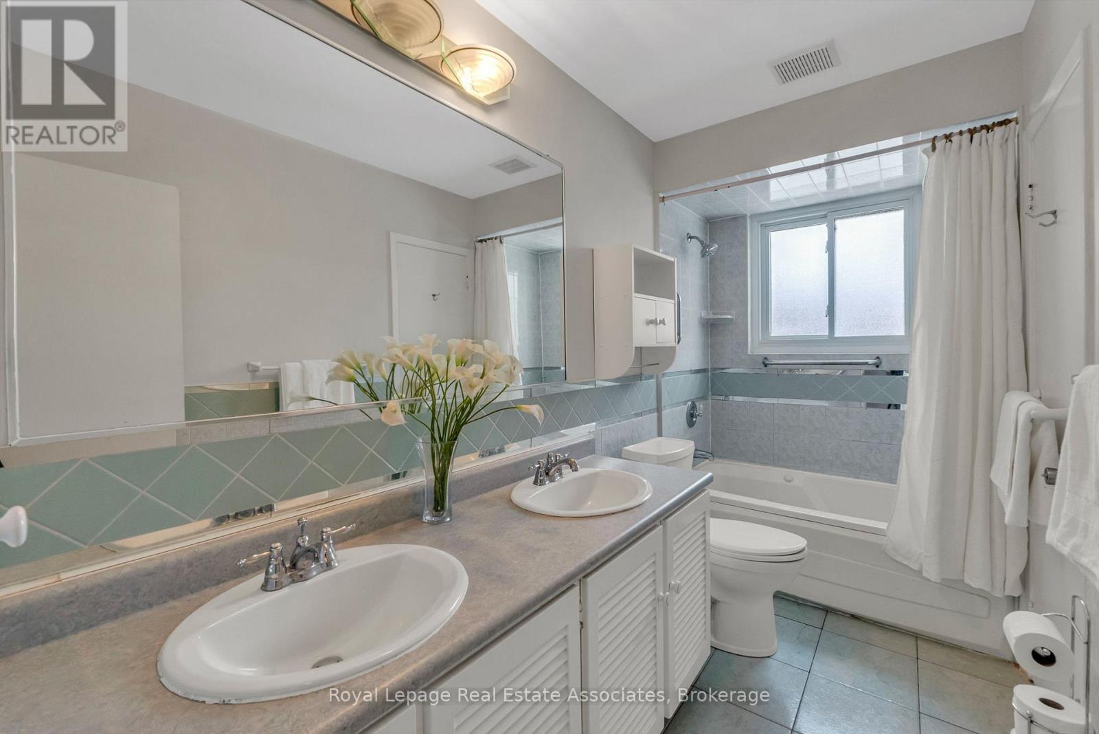 56 Brookland Drive, Brampton, Ontario  L6T 2M5 - Photo 22 - W12814884