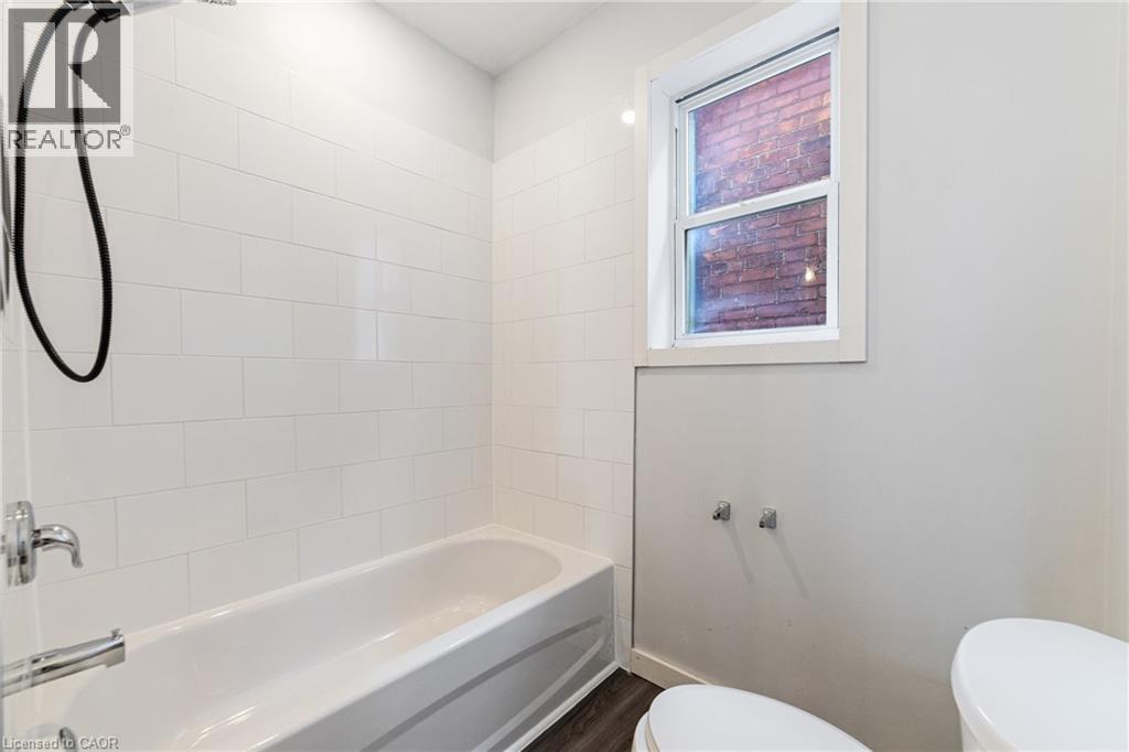 208 Mary Street, Hamilton, Ontario  L8L 4V8 - Photo 14 - 40808743