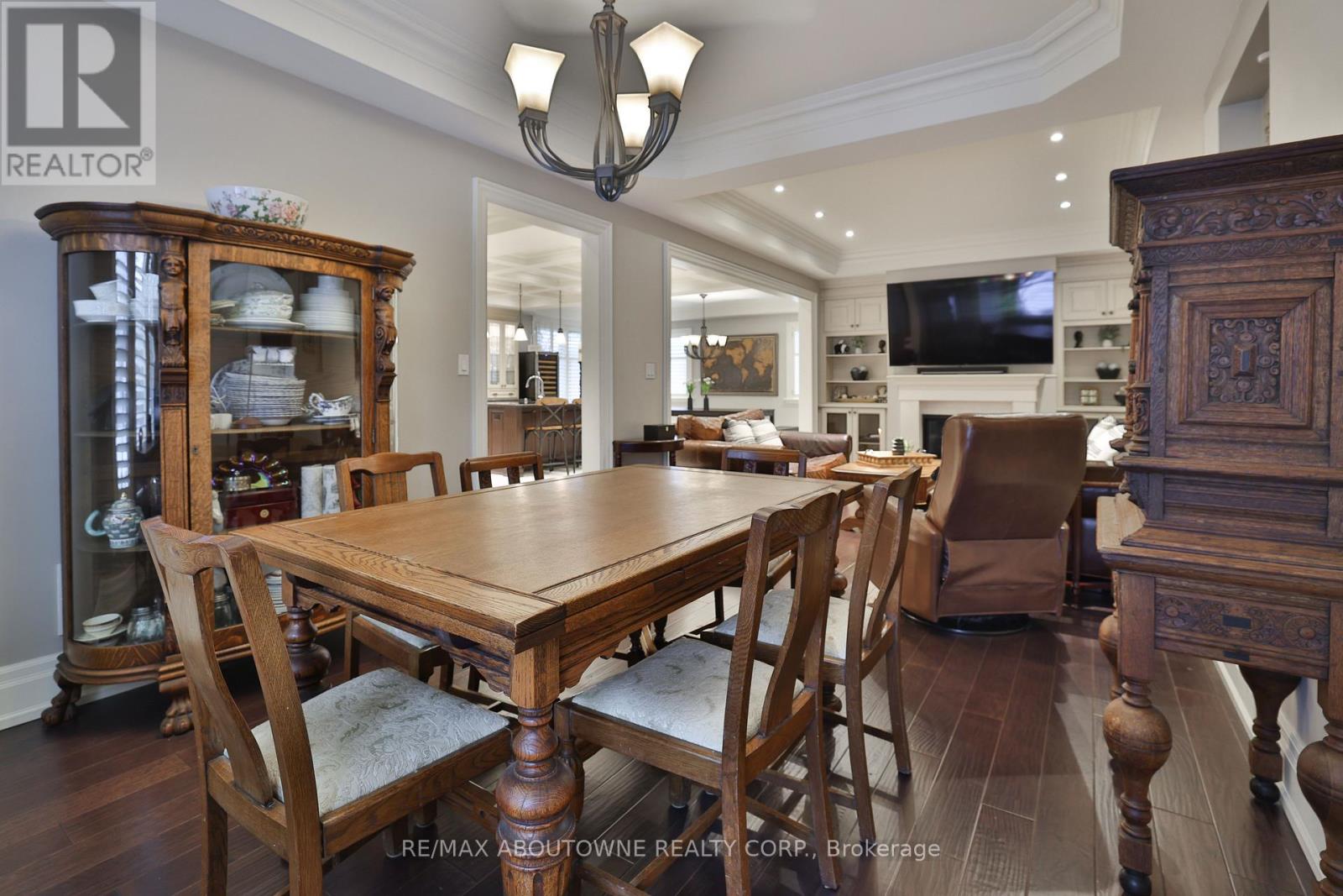 390 Seaton Drive, Oakville, Ontario  L6L 3Y2 - Photo 18 - W12834934