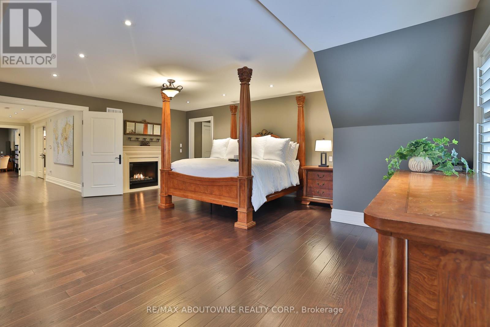 390 Seaton Drive, Oakville, Ontario  L6L 3Y2 - Photo 25 - W12834934