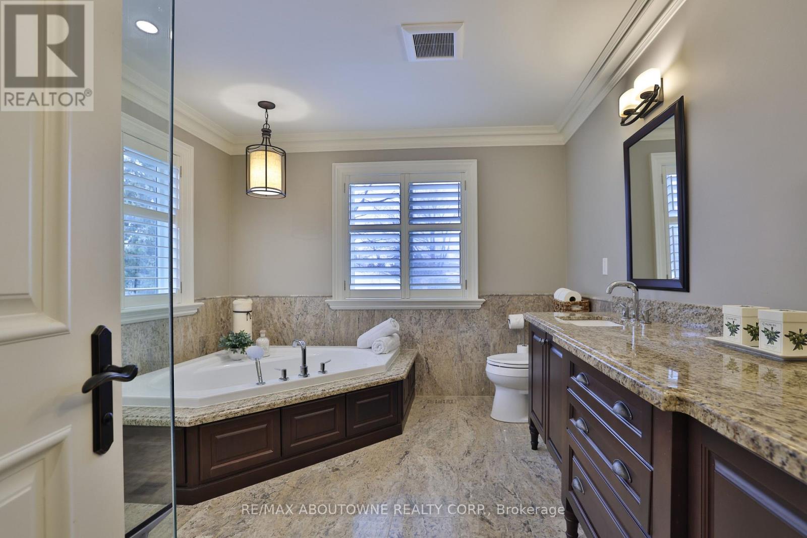 390 Seaton Drive, Oakville, Ontario  L6L 3Y2 - Photo 27 - W12834934