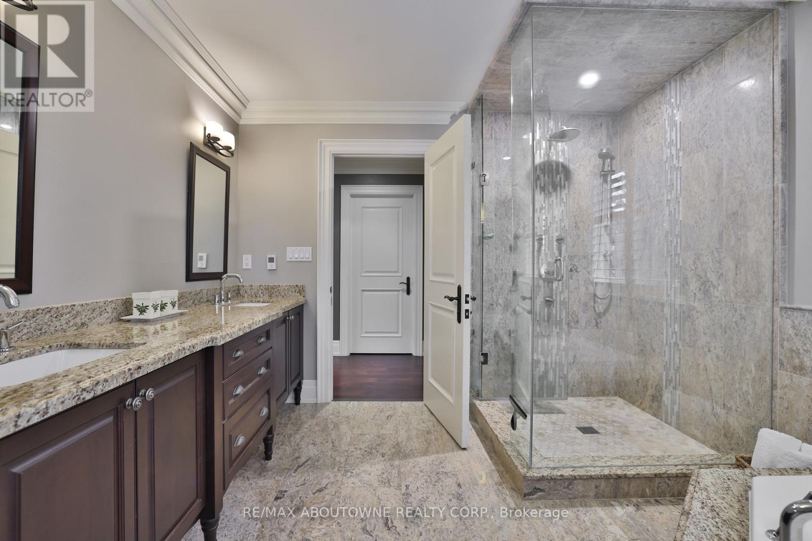 390 Seaton Drive, Oakville, Ontario  L6L 3Y2 - Photo 29 - W12834934