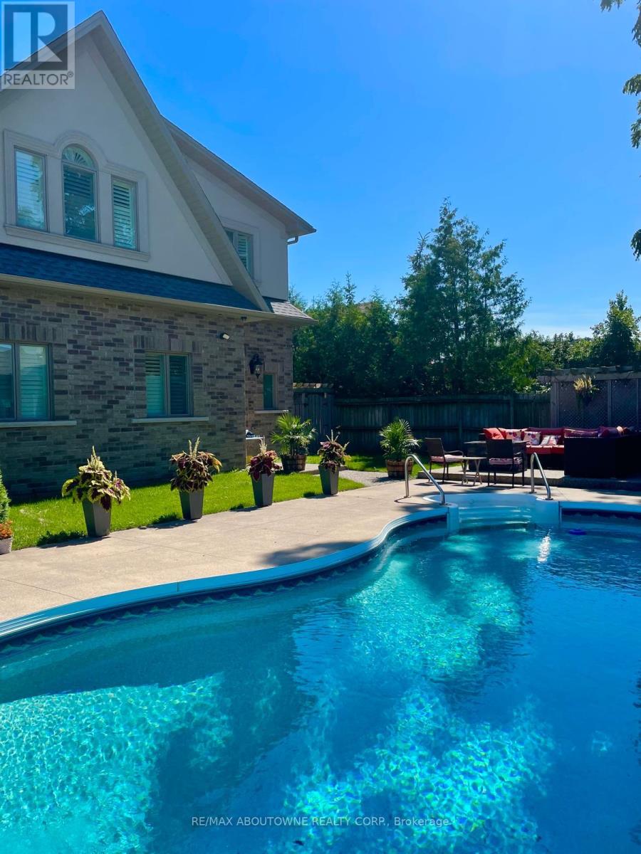 390 Seaton Drive, Oakville, Ontario  L6L 3Y2 - Photo 47 - W12834934