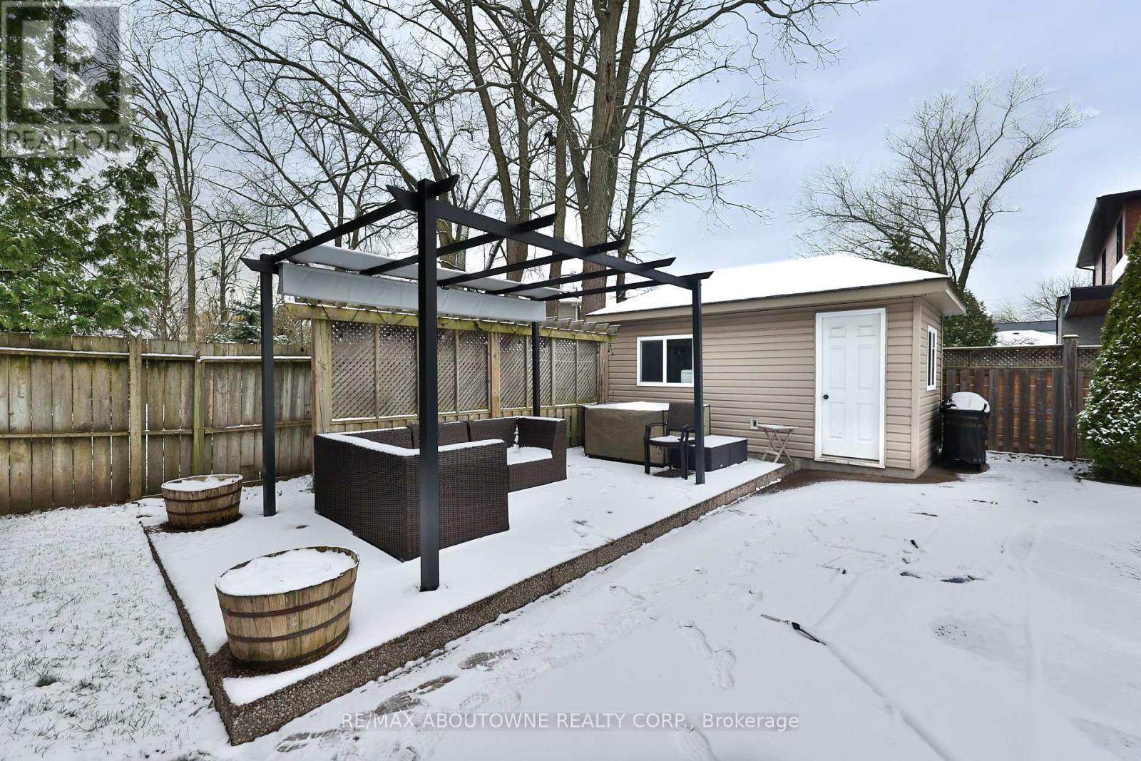 390 Seaton Drive, Oakville, Ontario  L6L 3Y2 - Photo 48 - W12834934