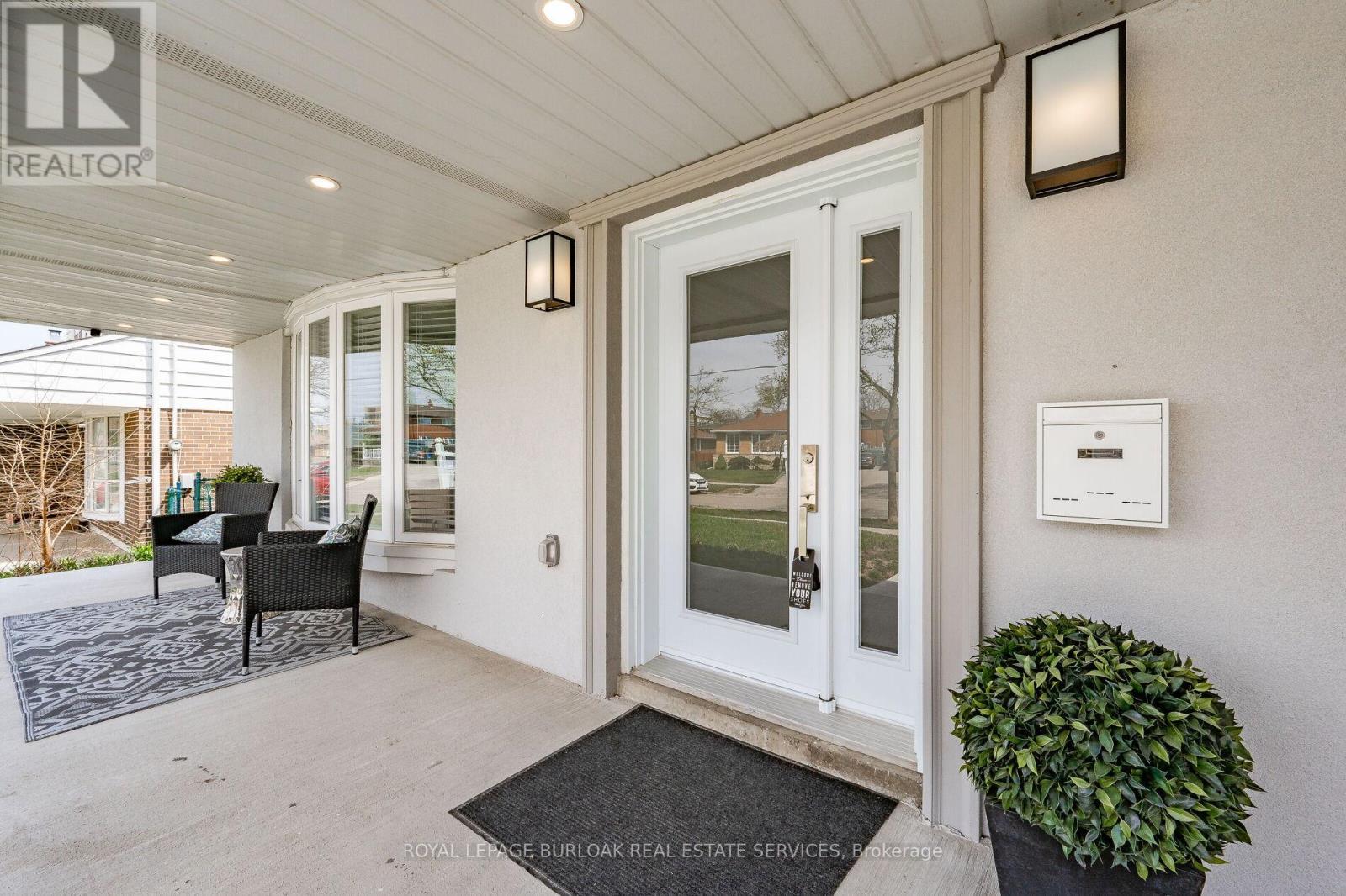 83 Shendale Drive, Toronto, Ontario  M9W 2B6 - Photo 3 - W12834974