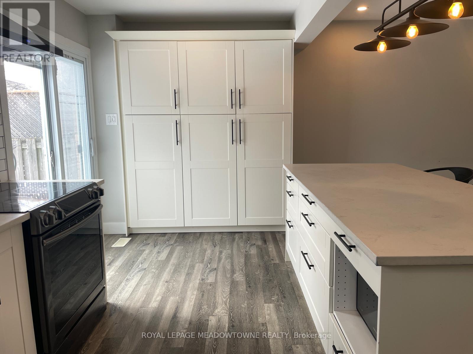 742 Coulson Avenue, Milton, Ontario  L9T 4J4 - Photo 5 - W12834990