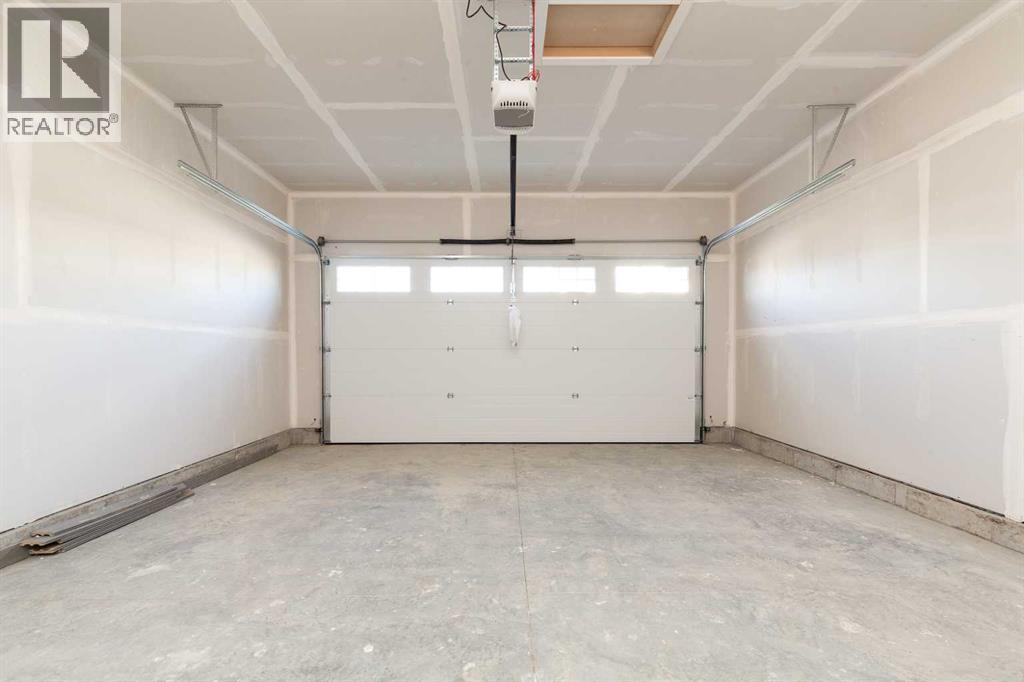 566 Malahat Green W, Lethbridge, Alberta  T1J 5H1 - Photo 31 - A2285039