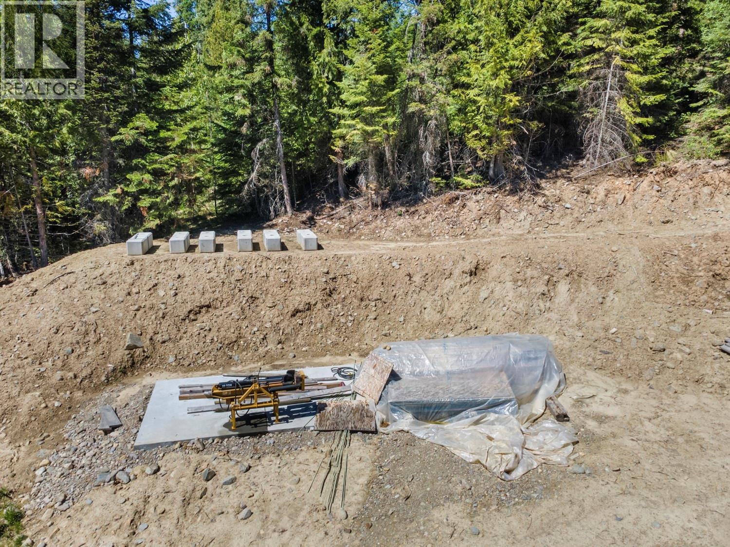 7034 3 Highway, Kitchener, British Columbia  V0B 1W1 - Photo 5 - 10350211