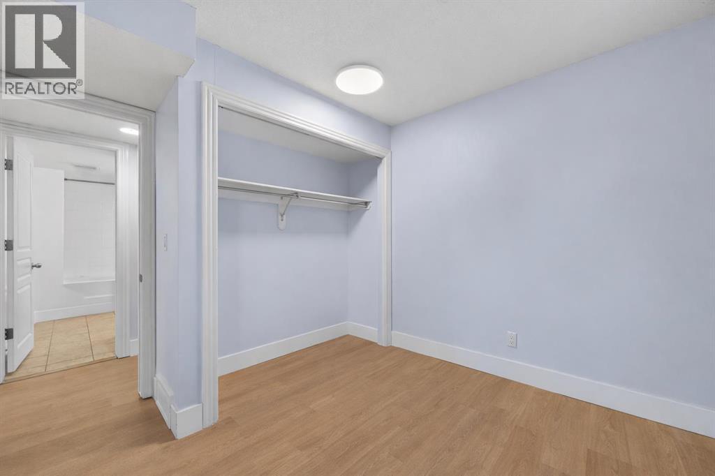 211, 25 Glamis Green Sw, Calgary, Alberta T3E 6T9 - Photo 9 - A2279840