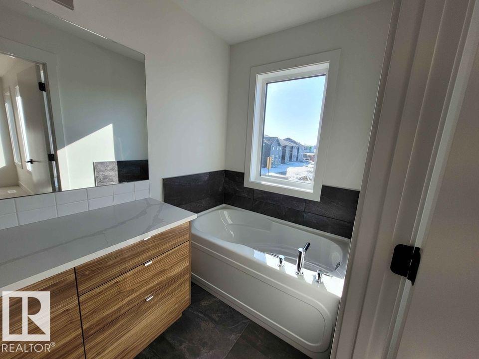 1009 Goldfinch Wy Nw, Edmonton, Alberta  T5S 0P9 - Photo 21 - E4475495