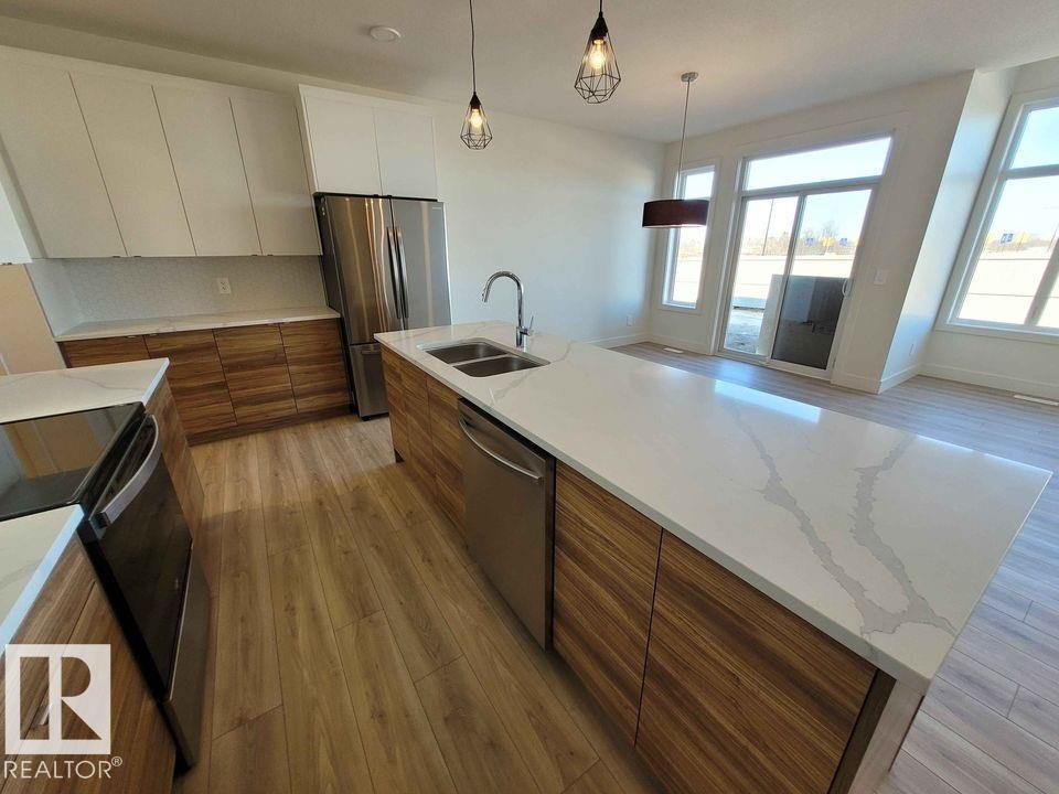 1009 Goldfinch Wy Nw, Edmonton, Alberta  T5S 0P9 - Photo 2 - E4475495