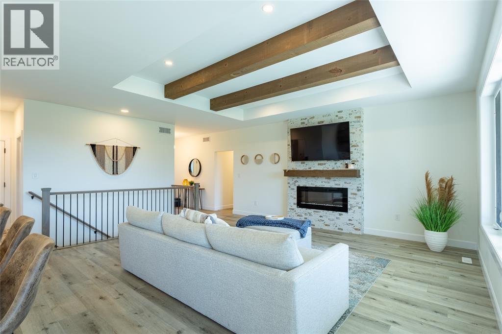 3591 Mia Lane, Plympton-Wyoming, Ontario  N0N 1E0 - Photo 3 - 26004104