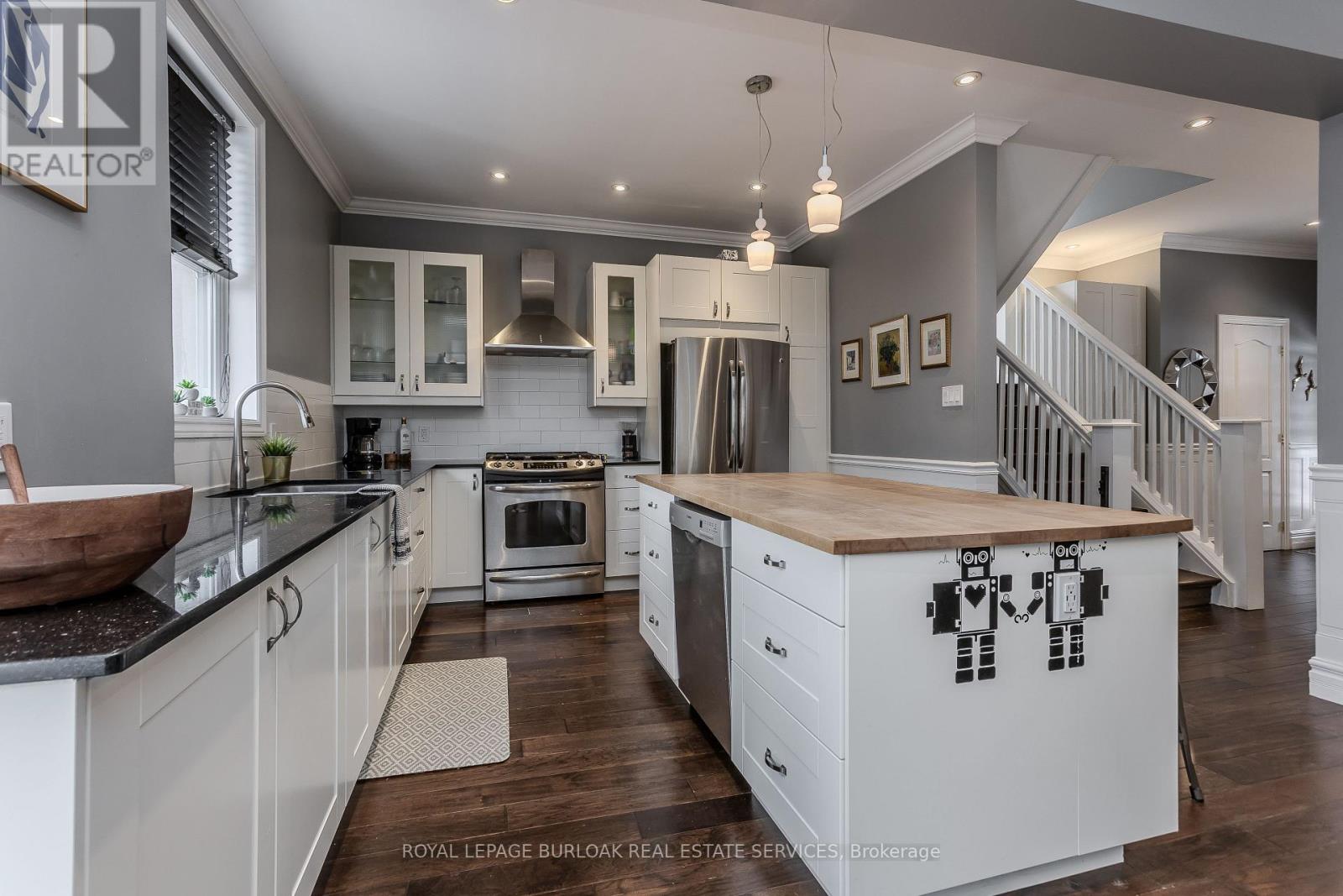 8 Mapleside Avenue, Hamilton, Ontario  L8P 3Y5 - Photo 12 - X12834968