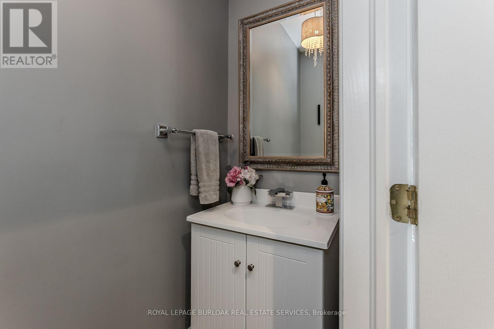 8 Mapleside Avenue, Hamilton, Ontario  L8P 3Y5 - Photo 15 - X12834968