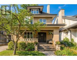 8 MAPLESIDE AVENUE, Hamilton, Ontario