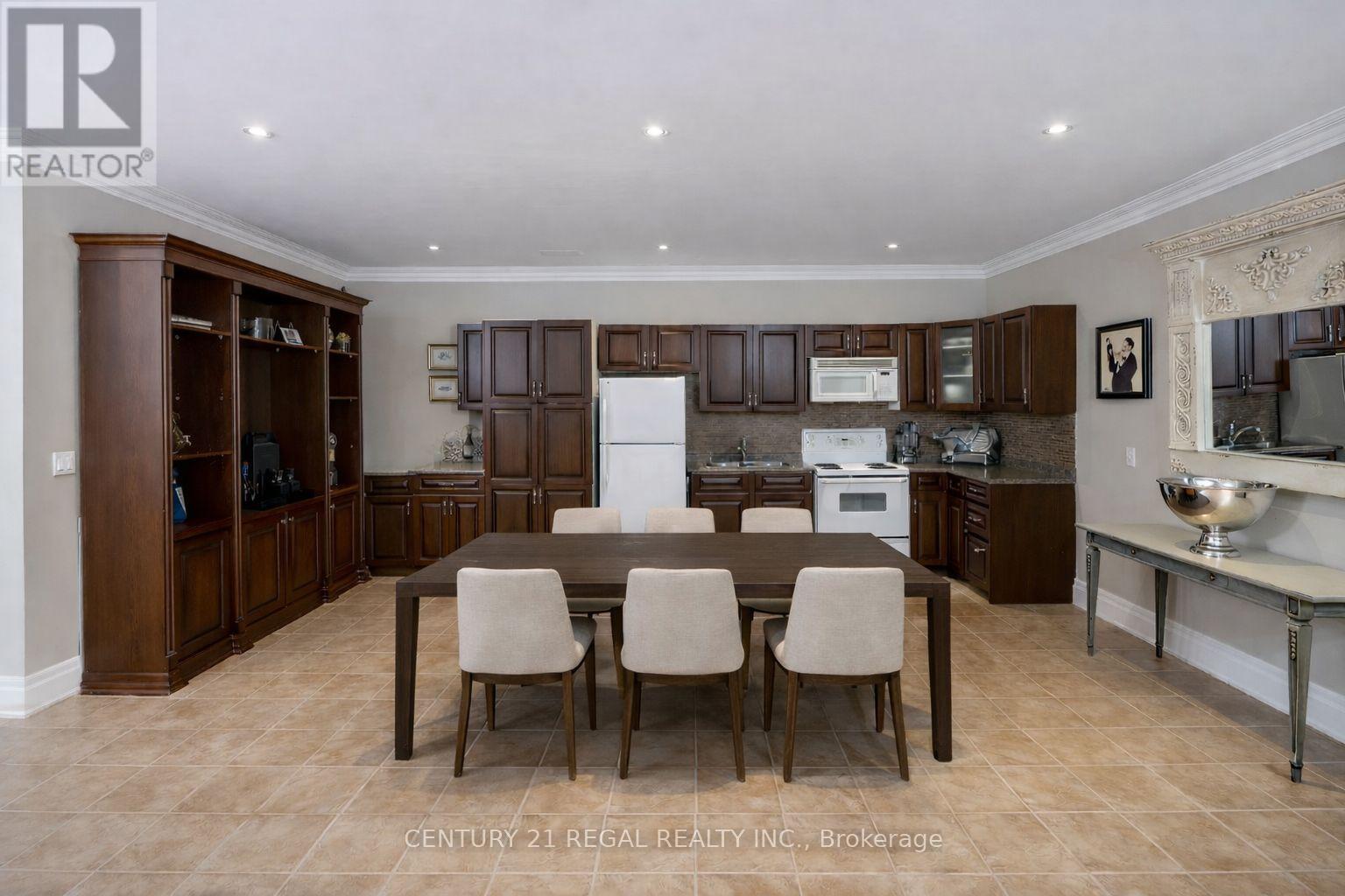 127 Sultana Avenue, Toronto, Ontario  M6A 1T6 - Photo 40 - C12703402