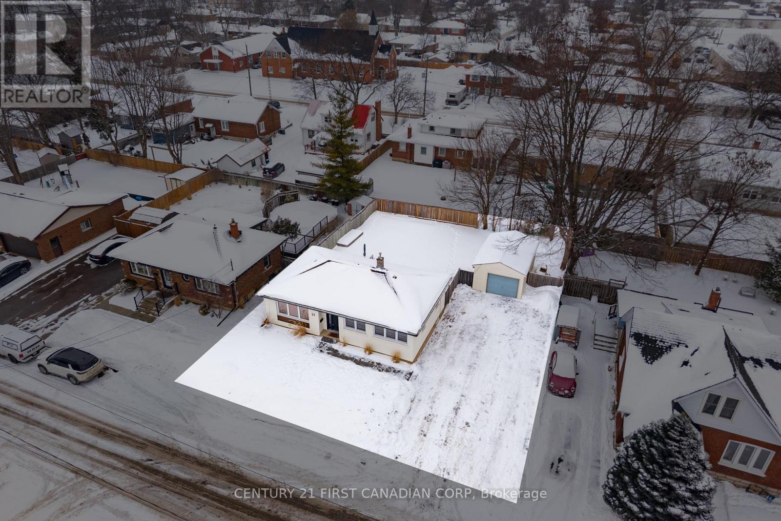 21 Beverly Road, Brantford, Ontario  N3S 6W6 - Photo 2 - X12798912