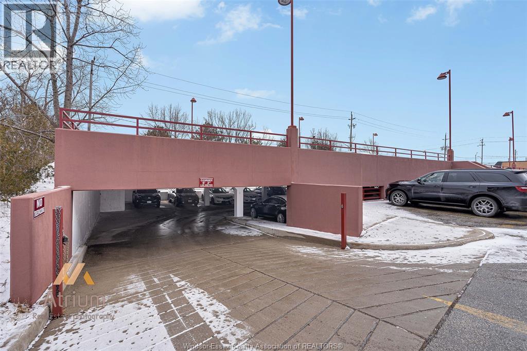 2510 Ouellette Unit# 204 B, Windsor, Ontario N8X 1L4 - Photo 4 - 26004329