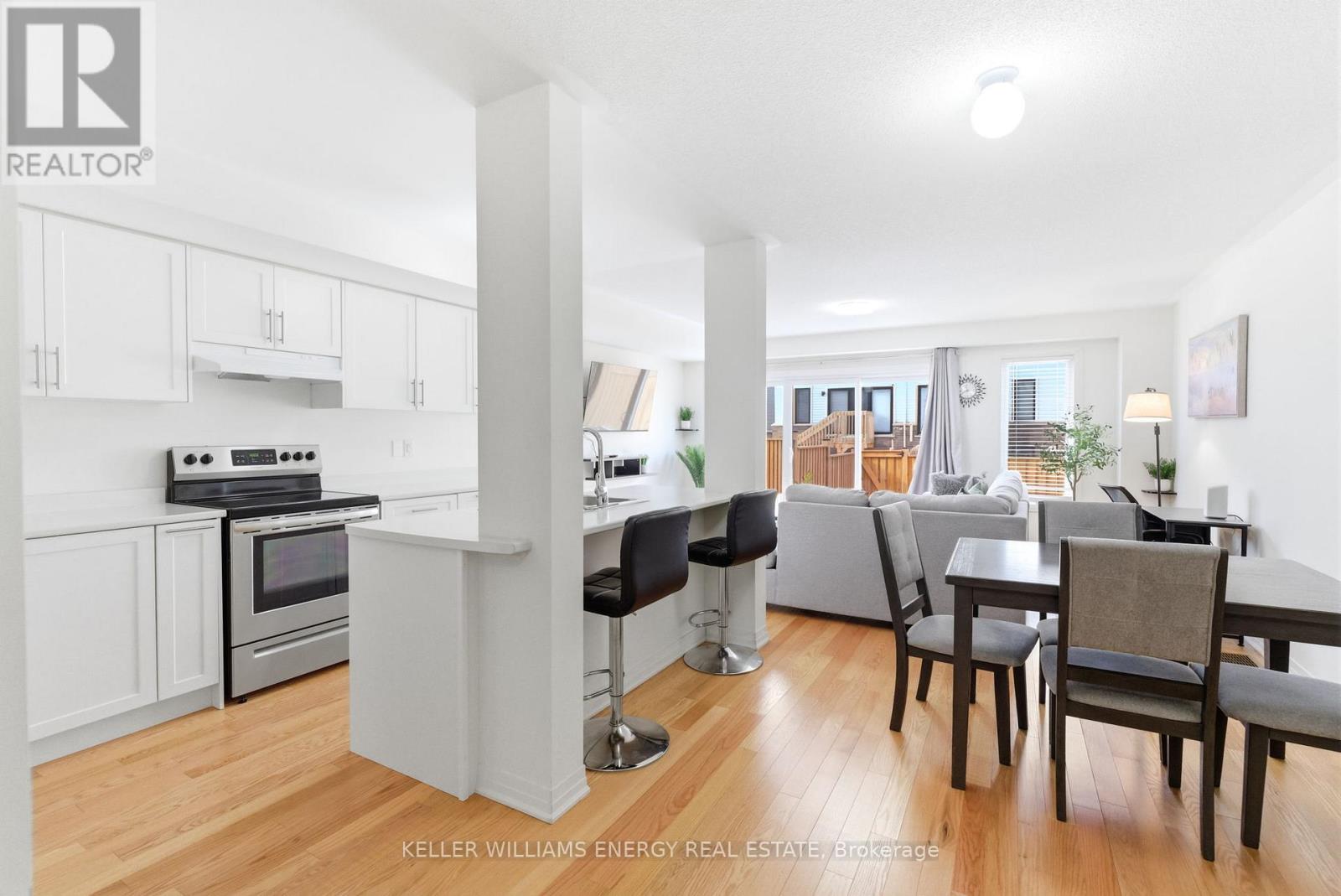 133 Sailors Landing, Clarington, Ontario  L1C 7G4 - Photo 2 - E12835084