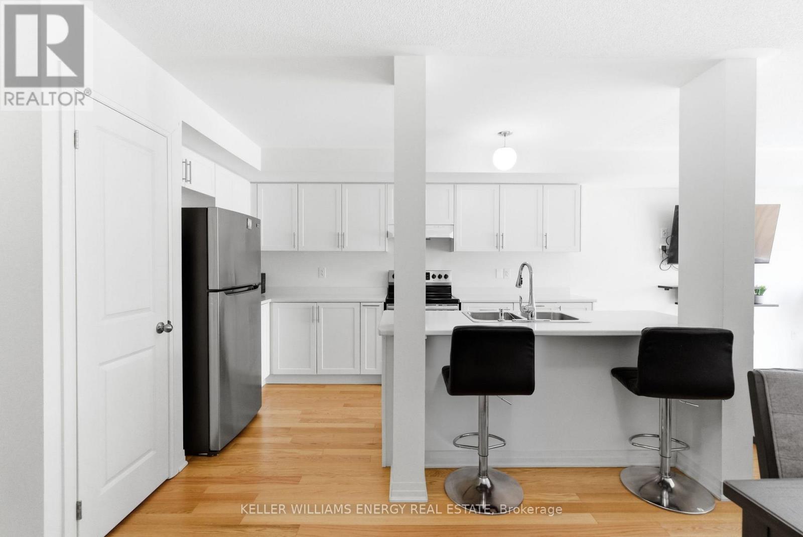 133 Sailors Landing, Clarington, Ontario  L1C 7G4 - Photo 3 - E12835084