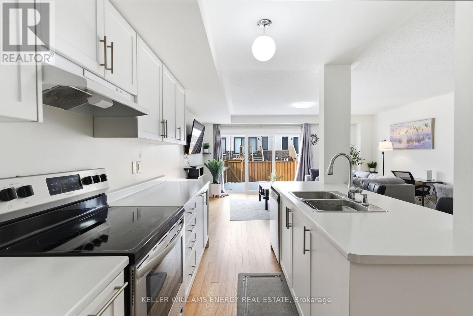 133 Sailors Landing, Clarington, Ontario  L1C 7G4 - Photo 5 - E12835084