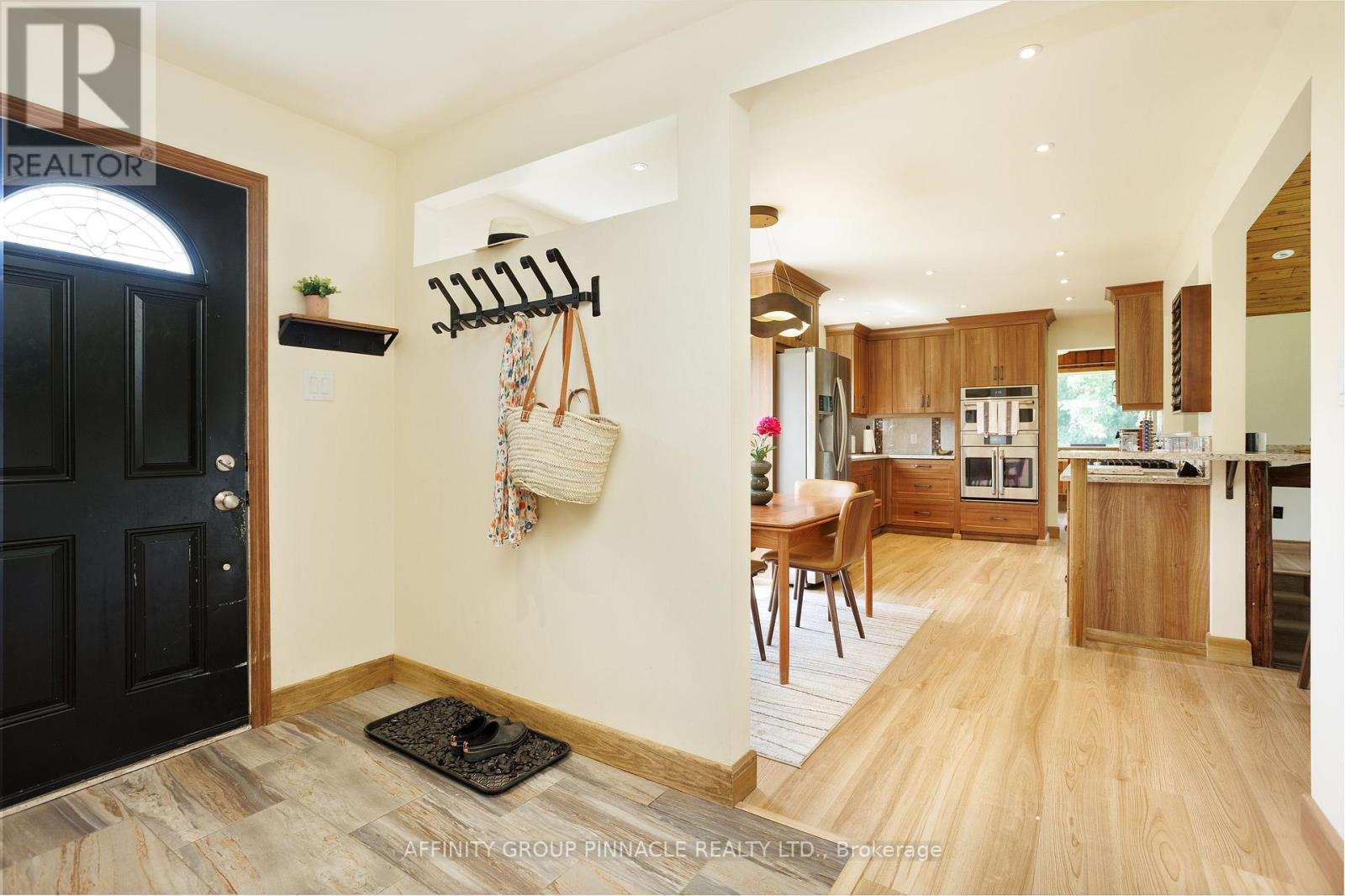 1385 Furniss Drive, Ramara (Brechin), Ontario  L0K 1B0 - Photo 12 - S12835290