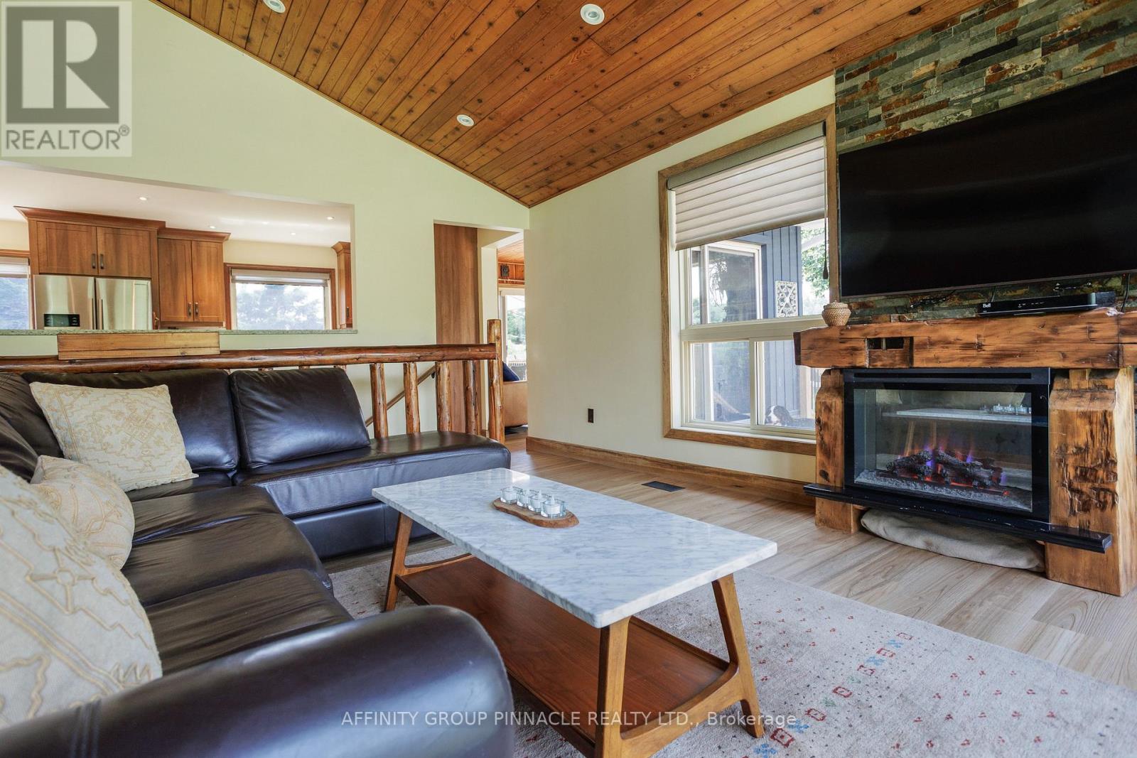 1385 Furniss Drive, Ramara (Brechin), Ontario  L0K 1B0 - Photo 19 - S12835290