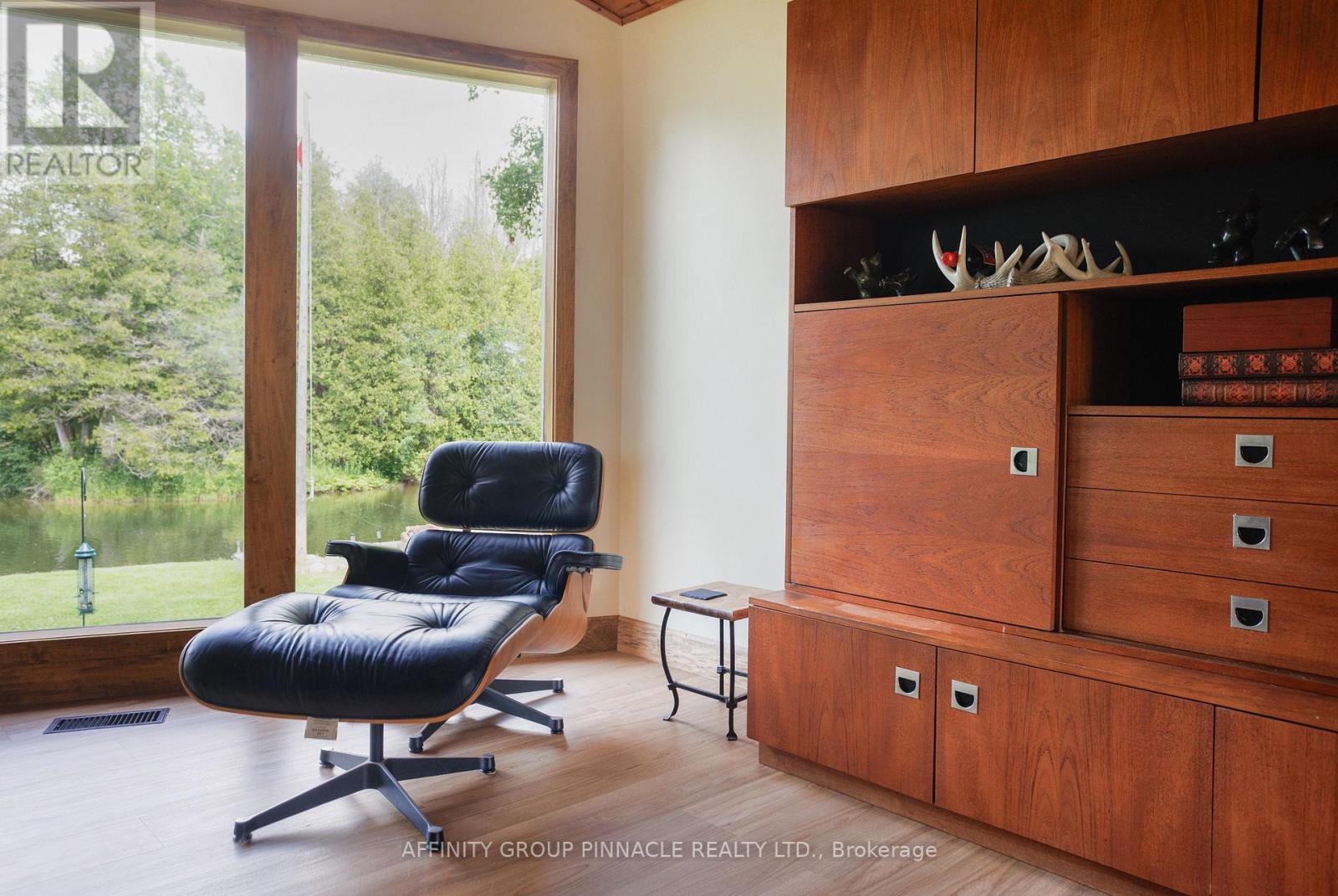 1385 Furniss Drive, Ramara (Brechin), Ontario  L0K 1B0 - Photo 21 - S12835290