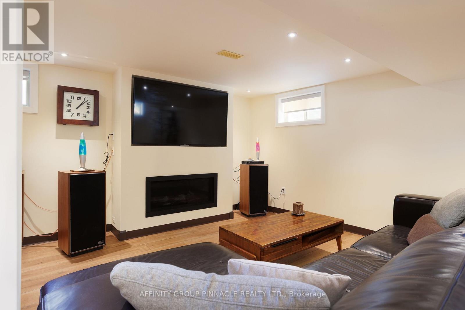 1385 Furniss Drive, Ramara (Brechin), Ontario  L0K 1B0 - Photo 31 - S12835290