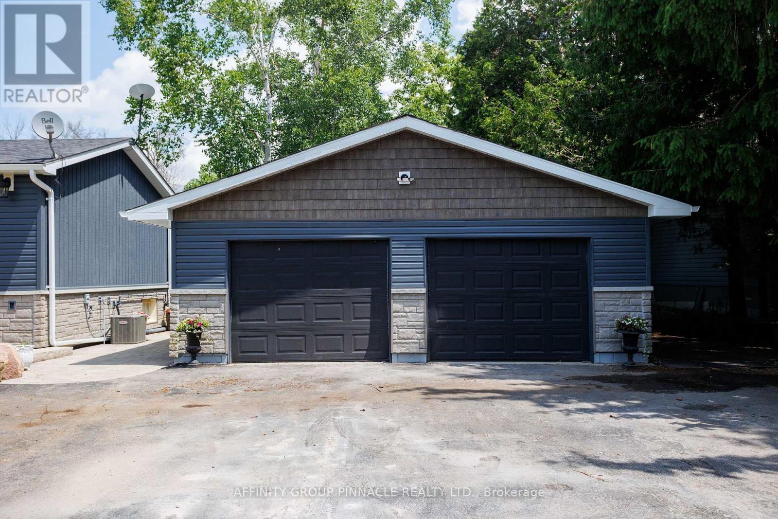 1385 Furniss Drive, Ramara (Brechin), Ontario  L0K 1B0 - Photo 6 - S12835290