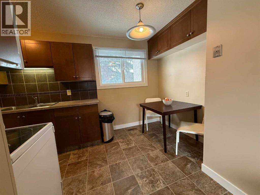 7, 65 Lafayette Boulevard W, Lethbridge, Alberta  T1K 3Y4 - Photo 6 - A2281623