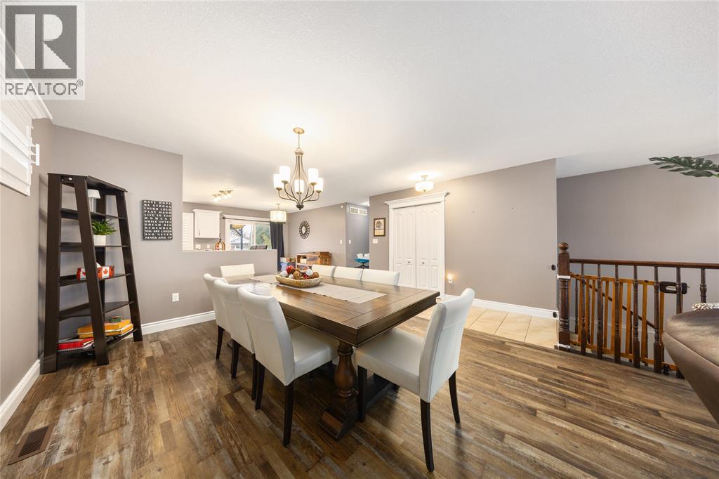 4015 Rosemount Drive, Petrolia, Ontario  N0N 1R0 - Photo 8 - 25031183