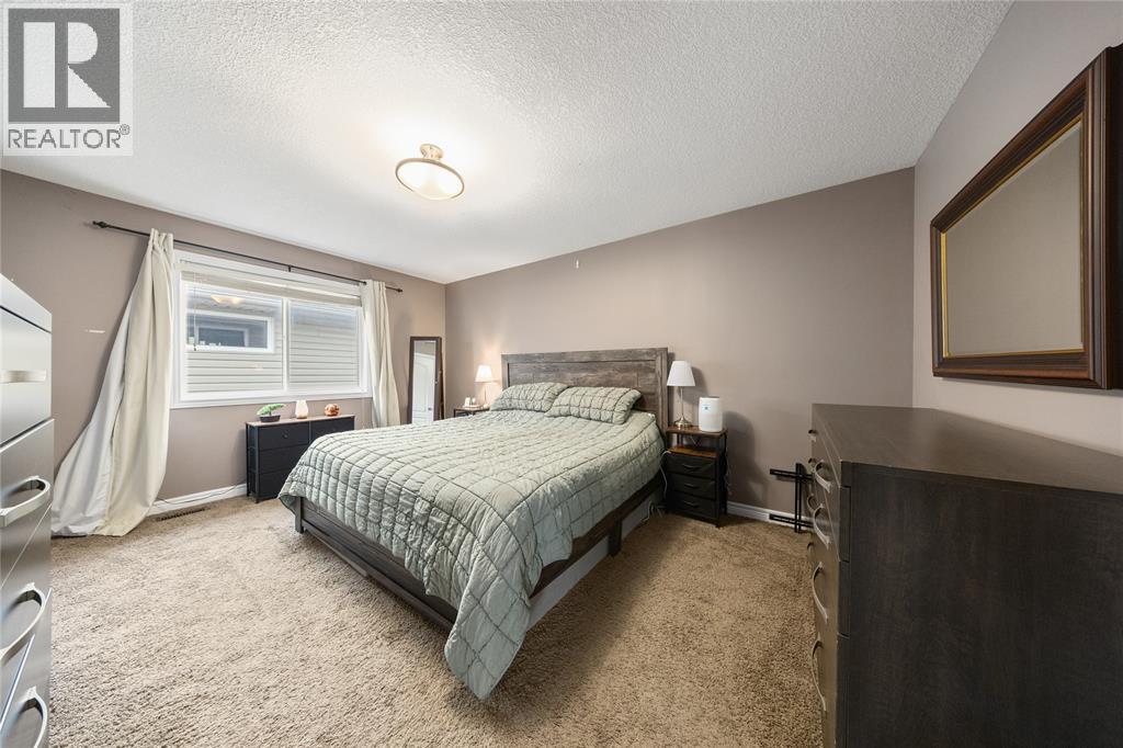 4015 Rosemount Drive, Petrolia, Ontario  N0N 1R0 - Photo 19 - 25031183