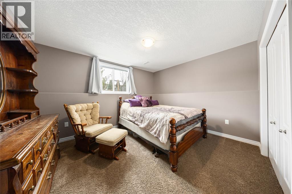 4015 Rosemount Drive, Petrolia, Ontario  N0N 1R0 - Photo 16 - 25031183