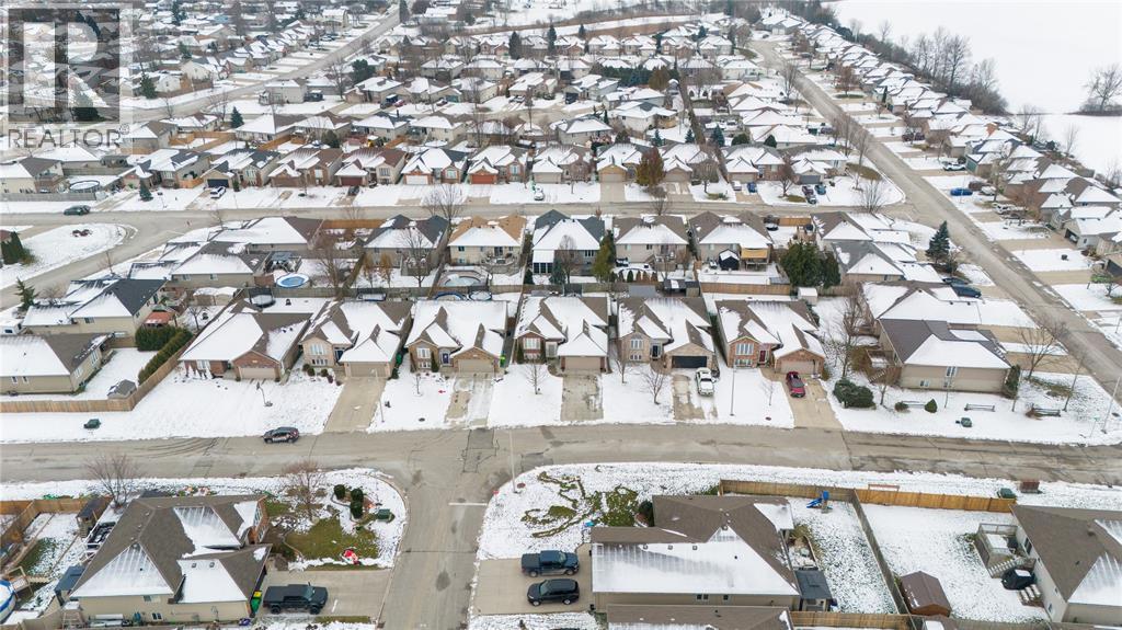 4015 Rosemount Drive, Petrolia, Ontario  N0N 1R0 - Photo 34 - 25031183