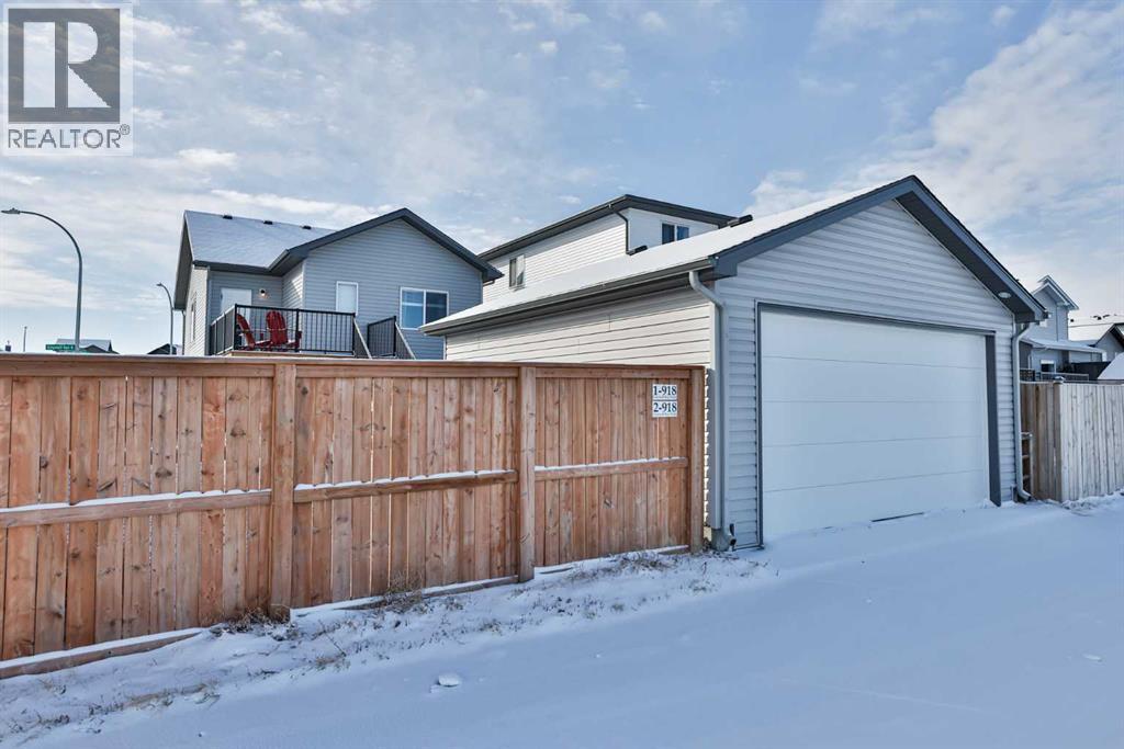 918 Greywolf Run N, Lethbridge, Alberta  T1H 7G7 - Photo 2 - A2287561