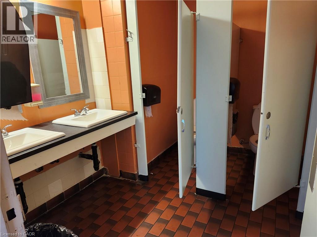 49 Scott Street W Unit# A, St. Catharines, Ontario  L2R 1E1 - Photo 16 - 40808287