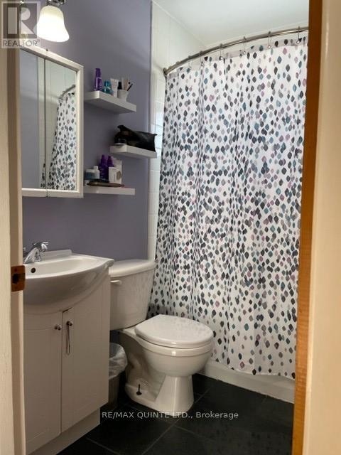 42 Fourth Avenue, Quinte West, Ontario  K8V 5H7 - Photo 7 - X12835172