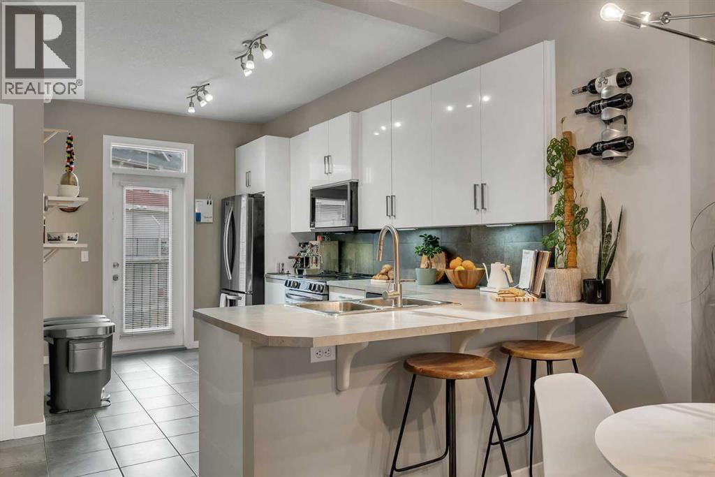 221 New Brighton Row Se, Calgary, Alberta  T2Z 1B9 - Photo 3 - A2286952