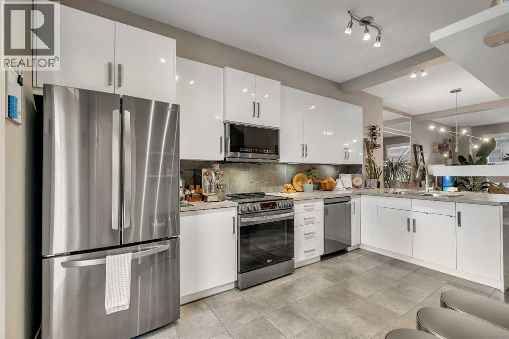 221 New Brighton Row Se, Calgary, Alberta  T2Z 1B9 - Photo 6 - A2286952