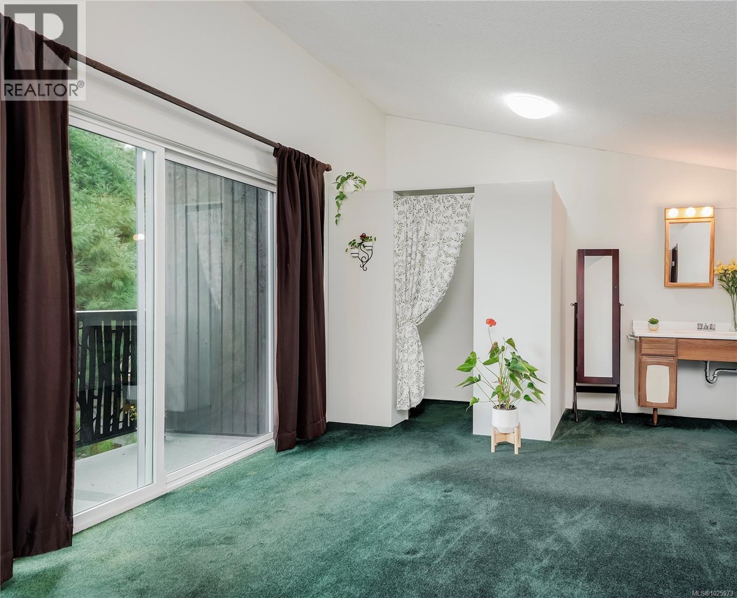 1541 North Dairy Rd, Victoria, British Columbia  V8T 3T9 - Photo 12 - 1025973