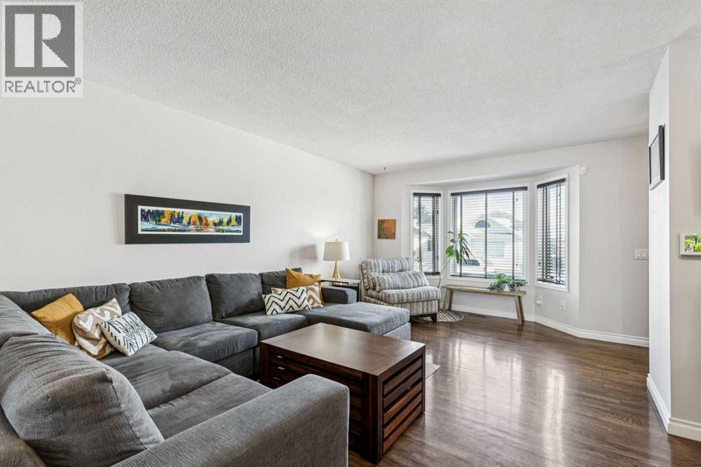 22 Hunterhorn Crescent Ne, Calgary, Alberta  T2K 6J4 - Photo 7 - A2289065