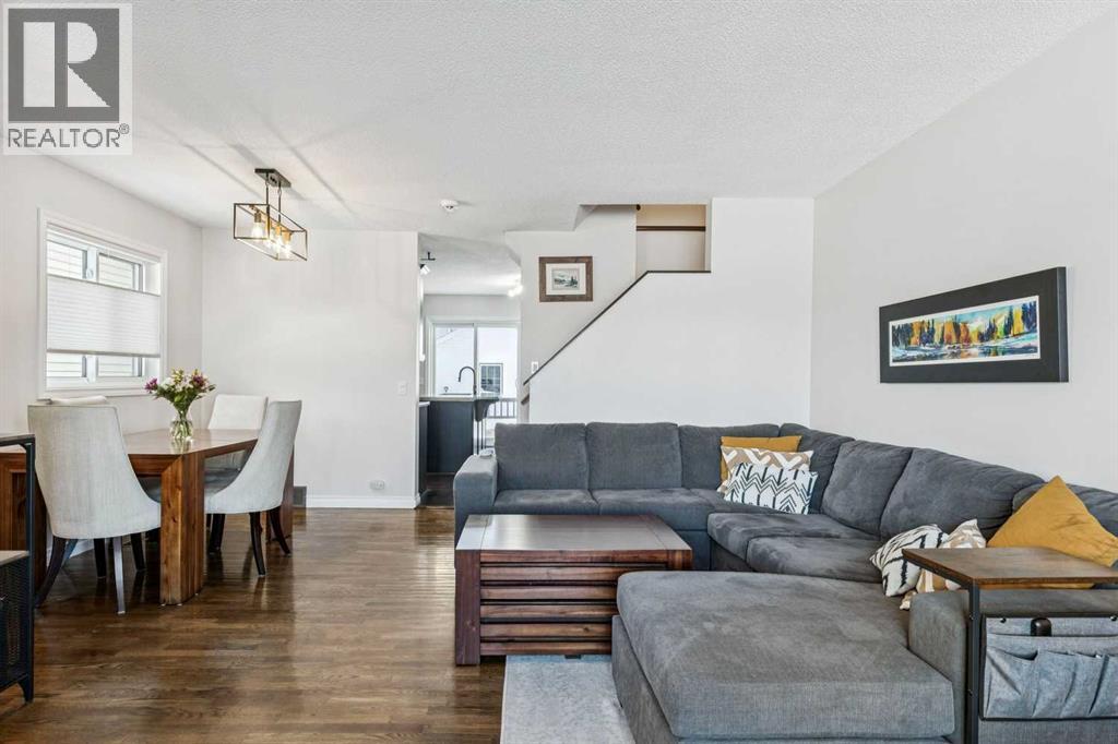 22 Hunterhorn Crescent Ne, Calgary, Alberta  T2K 6J4 - Photo 4 - A2289065