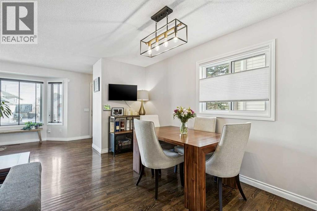 22 Hunterhorn Crescent Ne, Calgary, Alberta  T2K 6J4 - Photo 8 - A2289065